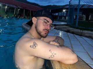 BrunoWalker ass nude pics